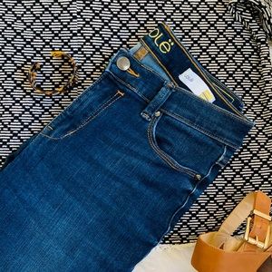 Cropped stretchy medium wash jeans